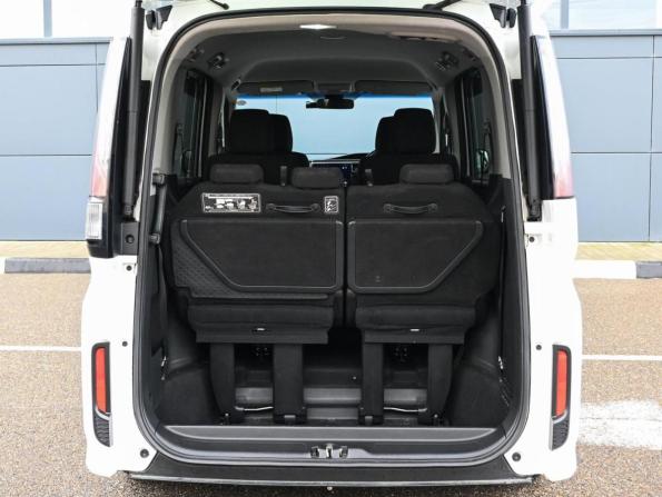 Honda Stepwgn V Рестайлинг с пробегом 2020 года, цена 2 439 000 рублей, 89047 км, минивэн, Автокод Объявления
