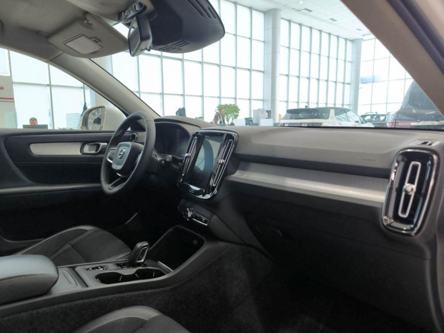 Volvo XC40 I Казань  - изображение 13