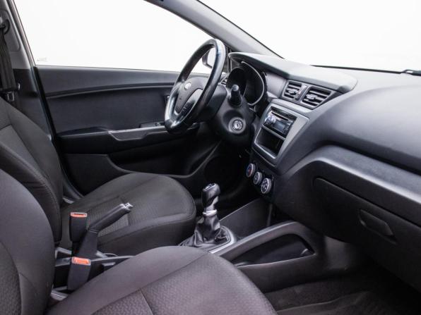 Kia Rio III Рестайлинг с пробегом 2015 года, цена 885 000 рублей, 111501 км, хэтчбек, Автокод Объявления