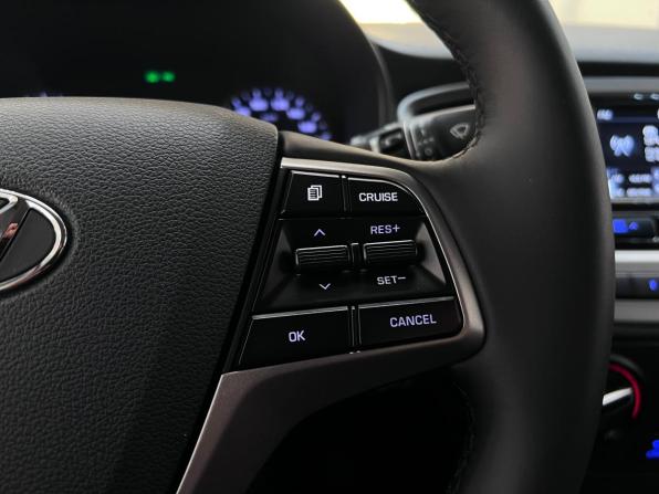 Hyundai Solaris II с пробегом 2018 года, цена 1 260 000 рублей, 145000 км, седан, Автокод Объявления