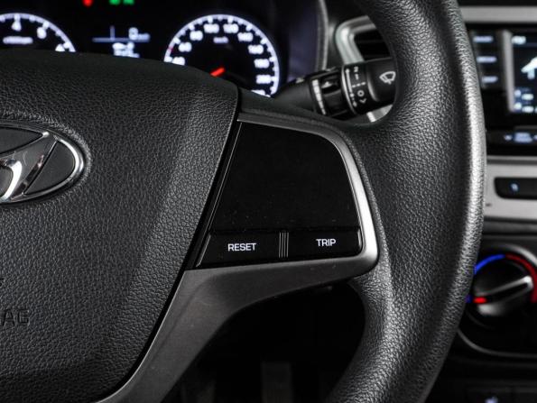 Hyundai Solaris II с пробегом 2019 года, цена 1 399 000 рублей, 101268 км, седан, Автокод Объявления