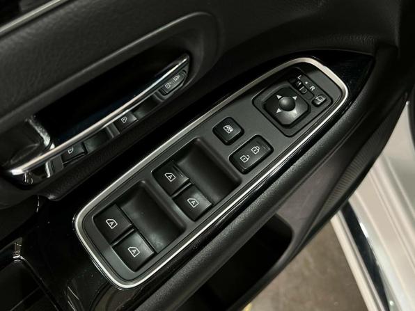 Mitsubishi Outlander III Рестайлинг 3 с пробегом 2022 года, цена 2 500 000 рублей, 59257 км, внедорожник, Автокод Объявления