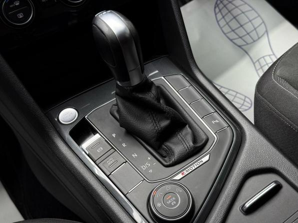 Volkswagen Tiguan II с пробегом 2018 года, цена 2 649 000 рублей, 168973 км, внедорожник, Автокод Объявления