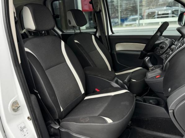 Renault Kangoo II Рестайлинг с пробегом 2013 года, цена 799 000 рублей, 112593 км, минивэн, Автокод Объявления