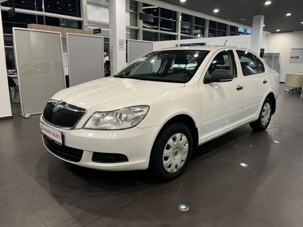 Skoda Octavia II (A5) Рестайлинг с пробегом 2013 года, цена 735 000 рублей, 235334 км, лифтбек, Автокод Объявления