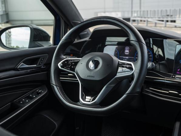 Volkswagen Golf VIII с пробегом 2020 года, цена 2 848 000 рублей, 32100 км, хэтчбек, Автокод Объявления