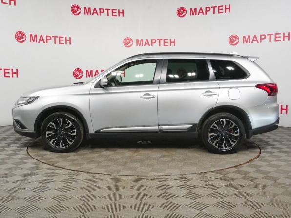 Mitsubishi Outlander III Рестайлинг 3 с пробегом 2021 года, цена 2 499 000 рублей, 119935 км, внедорожник, Автокод Объявления