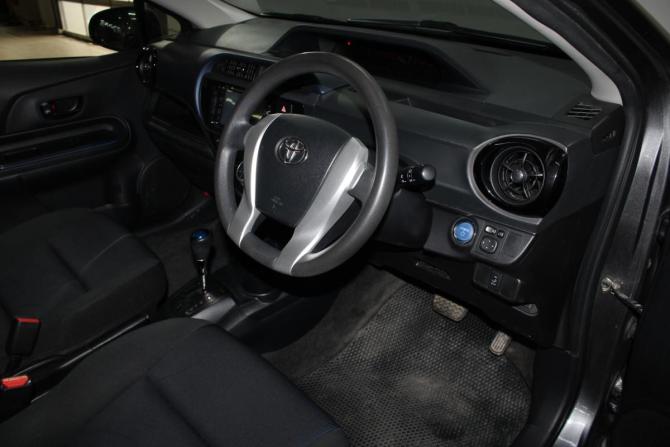 Toyota Aqua I Рестайлинг с пробегом 2015 года, цена 760 000 рублей, 280750 км, хэтчбек, Автокод Объявления
