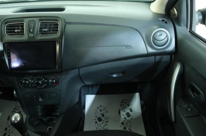 Renault Sandero II с пробегом 2015 года, цена 679 000 рублей, 218536 км, хэтчбек, Автокод Объявления