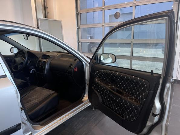 Mitsubishi Carisma I Рестайлинг с пробегом 2003 года, цена 155 000 рублей, 263203 км, седан, Автокод Объявления