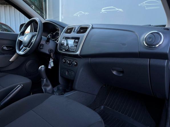 Renault Logan II Рестайлинг с пробегом 2019 года, цена 947 800 рублей, 139838 км, седан, Автокод Объявления
