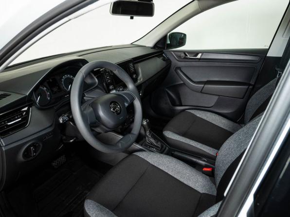 Skoda Rapid II с пробегом 2021 года, цена 1 648 000 рублей, 68767 км, лифтбек, Автокод Объявления