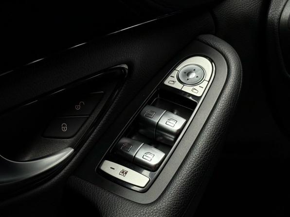 Mercedes-Benz C-Класс IV (W205) Рестайлинг с пробегом 2019 года, цена 3 599 000 рублей, 57000 км, седан, Автокод Объявления