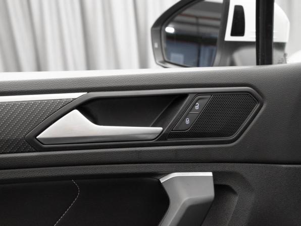 Volkswagen Tiguan II Рестайлинг с пробегом 2022 года, цена 3 050 000 рублей, 133345 км, внедорожник, Автокод Объявления