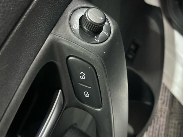 Volkswagen Polo V Рестайлинг с пробегом 2018 года, цена 999 000 рублей, 189904 км, седан, Автокод Объявления