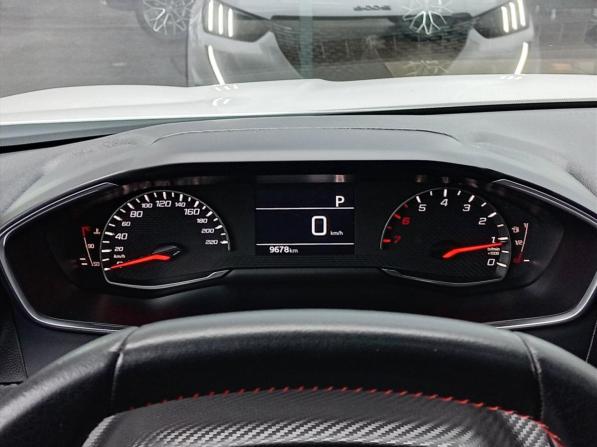 Peugeot 2008 II с пробегом 2021 года, цена 1 899 000 рублей, 9678 км, внедорожник, Автокод Объявления