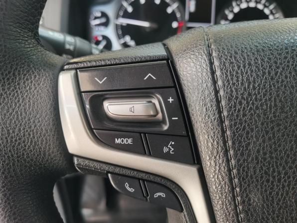 Toyota Land Cruiser 200 Series Рестайлинг 2 с пробегом 2017 года, цена 6 790 000 рублей, 221575 км, внедорожник, Автокод Объявления