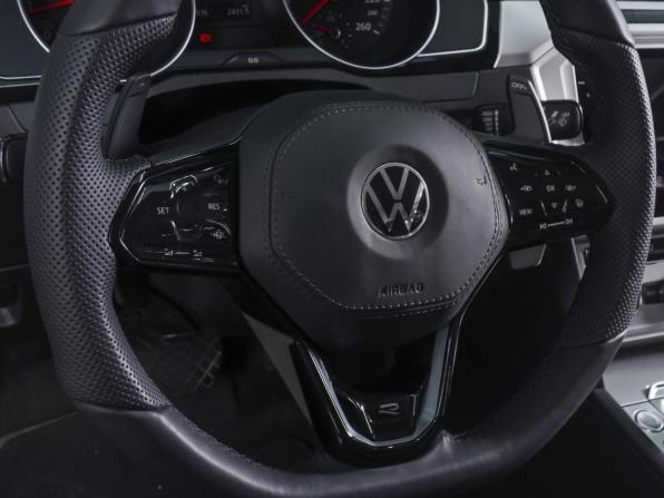 Volkswagen Passat B8 с пробегом 2017 года, цена 1 940 000 рублей, 247816 км, седан, Автокод Объявления