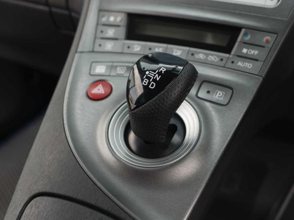 Toyota Prius III Рестайлинг (XW30) с пробегом 2012 года, цена 1 010 000 рублей, 180225 км, лифтбек, Автокод Объявления