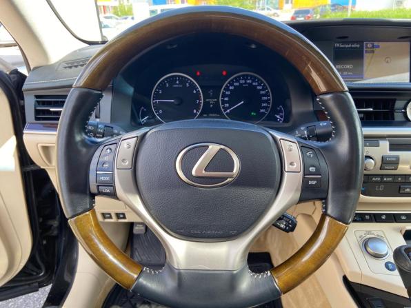 Lexus ES VI с пробегом 2012 года, цена 2 200 000 рублей, 178334 км, седан, Автокод Объявления