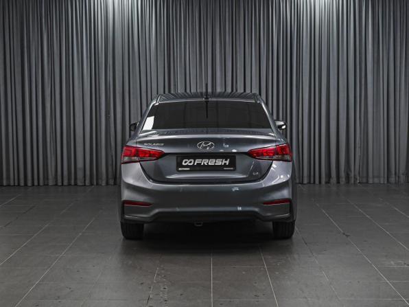 Hyundai Solaris II с пробегом 2018 года, цена 1 329 000 рублей, 167545 км, седан, Автокод Объявления
