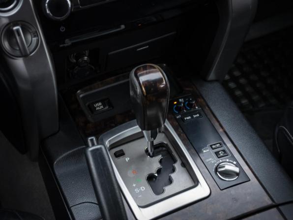 Toyota Land Cruiser 200 Series Рестайлинг 1 с пробегом 2014 года, цена 3 550 000 рублей, 294000 км, внедорожник, Автокод Объявления