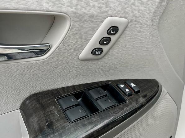 Toyota Venza I Рестайлинг с пробегом 2013 года, цена 2 200 000 рублей, 189000 км, внедорожник, Автокод Объявления