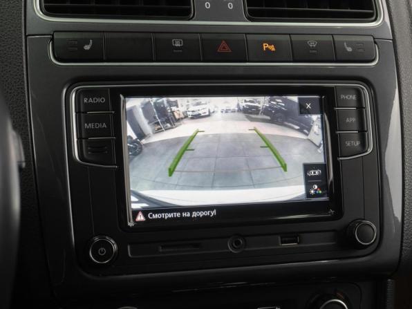 Volkswagen Polo V Рестайлинг с пробегом 2018 года, цена 1 609 000 рублей, 75740 км, седан, Автокод Объявления