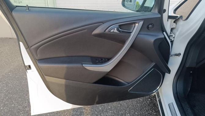 Opel Astra J с пробегом 2011 года, цена 727 000 рублей, 150500 км, хэтчбек, Автокод Объявления
