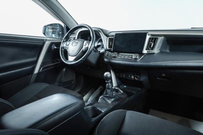 Toyota RAV4 IV (XA40) с пробегом 2018 года, цена 2 449 000 рублей, 6846 км, внедорожник, Автокод Объявления