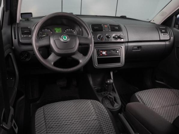 Skoda Fabia II Рестайлинг с пробегом 2011 года, цена 774 000 рублей, 110683 км, хэтчбек, Автокод Объявления
