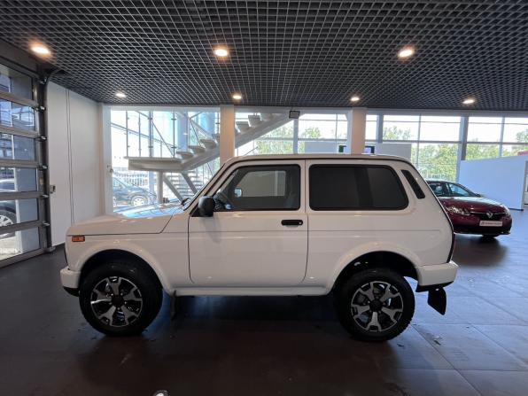 Lada (ВАЗ) Niva Legend с пробегом 2024 года, цена 1 129 000 рублей, 2944 км, внедорожник, Автокод Объявления