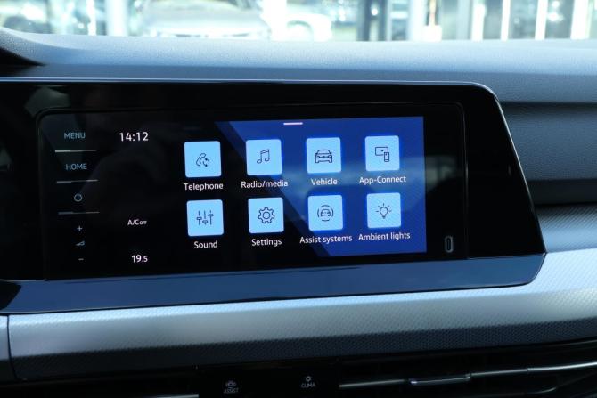 Volkswagen Golf VIII с пробегом 2021 года, цена 2 690 000 рублей, 42310 км, хэтчбек, Автокод Объявления