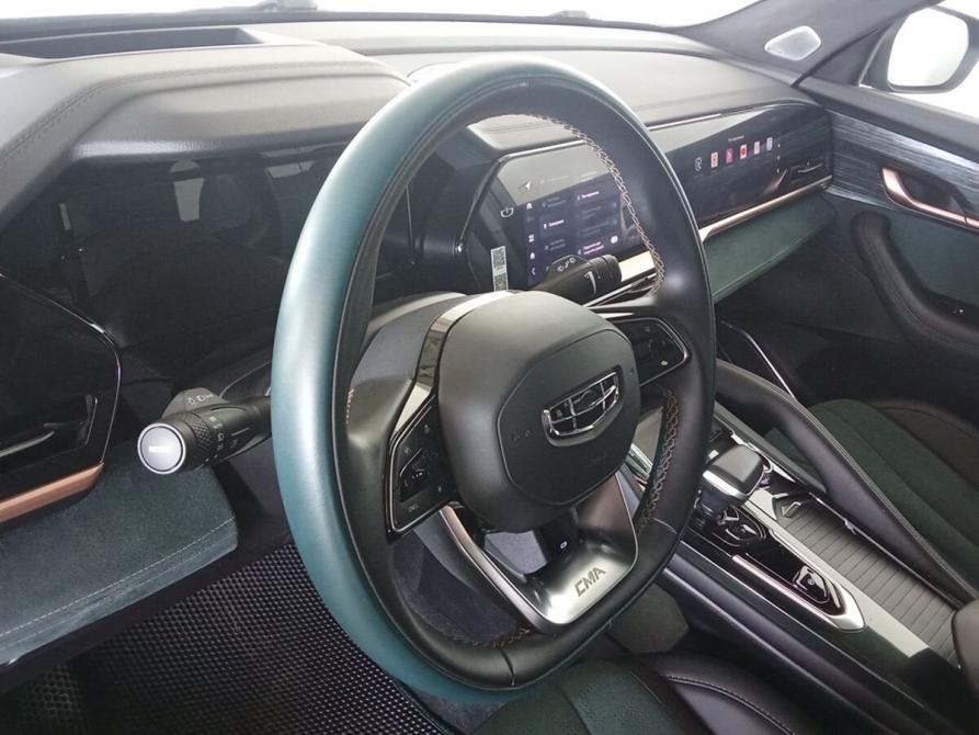 Geely Monjaro I Москва  - изображение 12