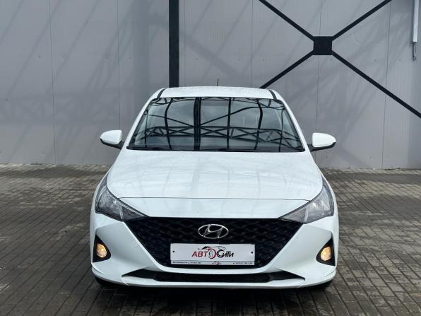 Hyundai Solaris II Рестайлинг с пробегом 2021 года, цена 1 565 000 рублей, 107000 км, седан, Автокод Объявления