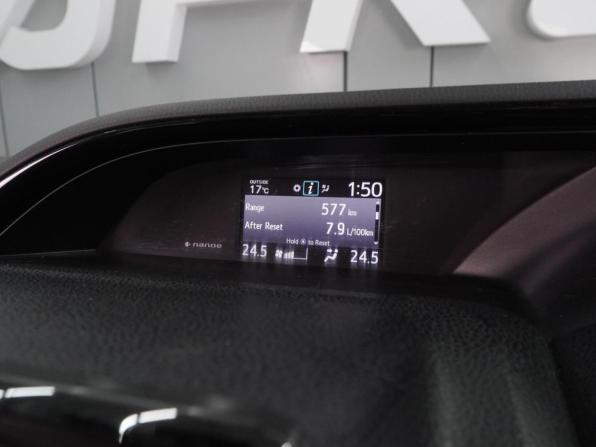 Toyota Esquire I с пробегом 2016 года, цена 2 335 000 рублей, 130174 км, минивэн, Автокод Объявления