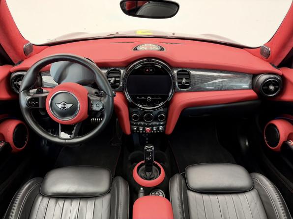 Mini Hatch III (F55/F56) Рестайлинг 2 с пробегом 2021 года, цена 3 849 000 рублей, 31823 км, хэтчбек, Автокод Объявления