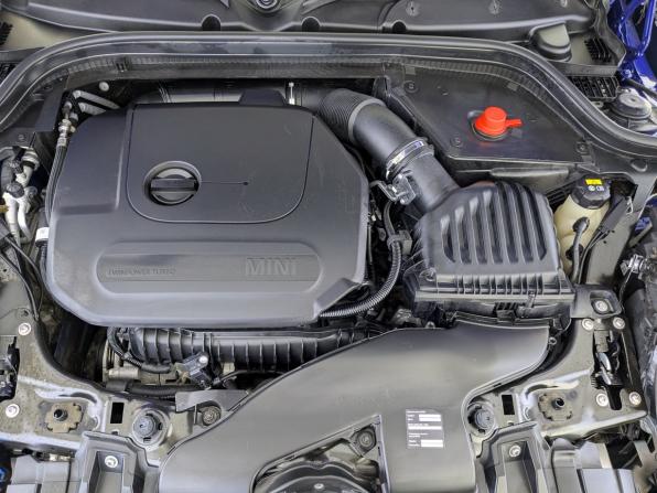 Mini Hatch III (F55/F56) Рестайлинг с пробегом 2021 года, цена 2 350 000 рублей, 54969 км, хэтчбек, Автокод Объявления