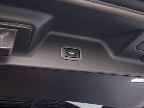 Land Rover Range Rover IV Рестайлинг с пробегом 2018 года, цена 5 088 000 рублей, 155522 км, внедорожник, Автокод Объявления