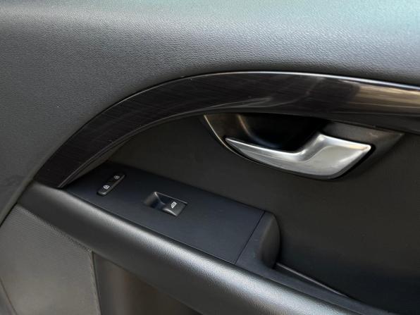 Volvo XC70 II с пробегом 2011 года, цена 1 690 000 рублей, 171695 км, универсал, Автокод Объявления
