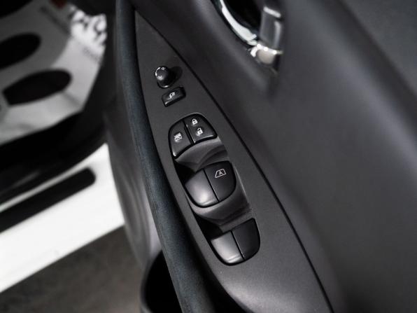 Nissan Leaf I (ZE0/AZE0) с пробегом 2012 года, цена 760 000 рублей, 82608 км, хэтчбек, Автокод Объявления