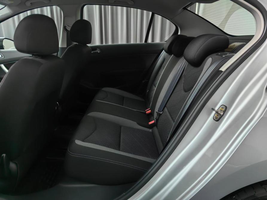 Peugeot 408 I Москва  - изображение 11