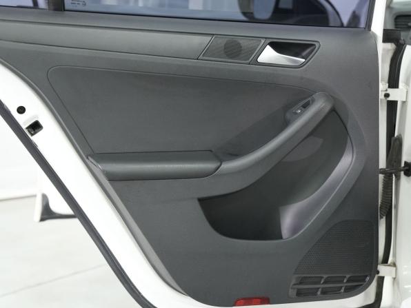 Volkswagen Jetta VI с пробегом 2013 года, цена 1 050 000 рублей, 175000 км, седан, Автокод Объявления