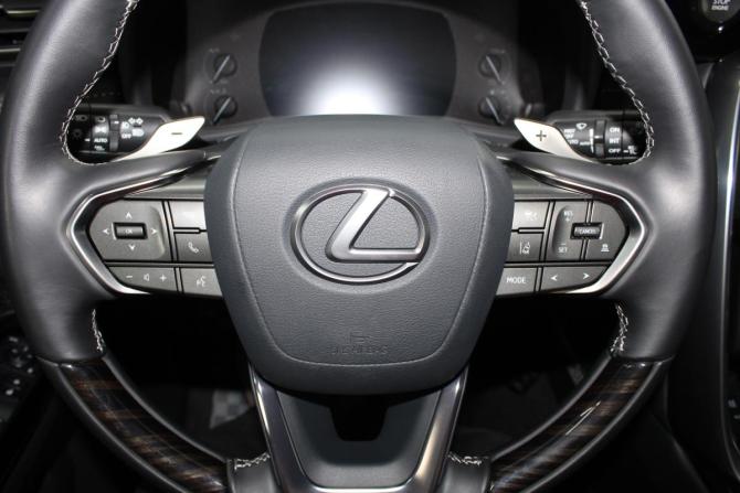 Lexus LX IV с пробегом 2023 года, цена 19 300 000 рублей, 5850 км, внедорожник, Автокод Объявления