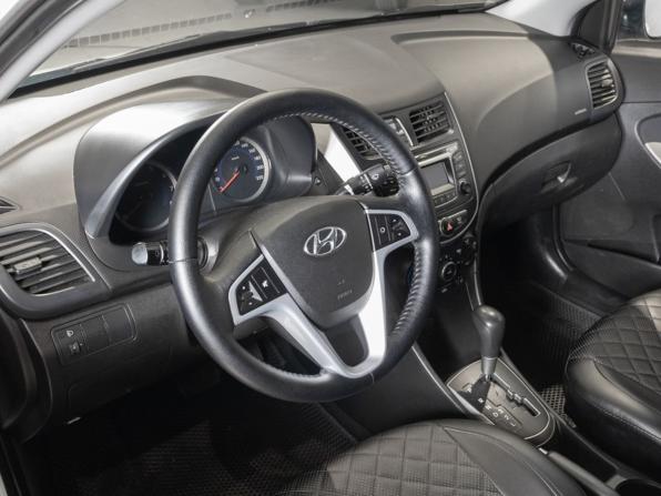 Hyundai Solaris I Рестайлинг с пробегом 2015 года, цена 750 000 рублей, 238900 км, седан, Автокод Объявления