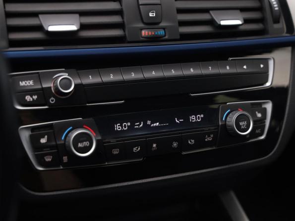 BMW 1 серии II (F20/F21) Рестайлинг 2 с пробегом 2019 года, цена 2 499 000 рублей, 30058 км, хэтчбек, Автокод Объявления
