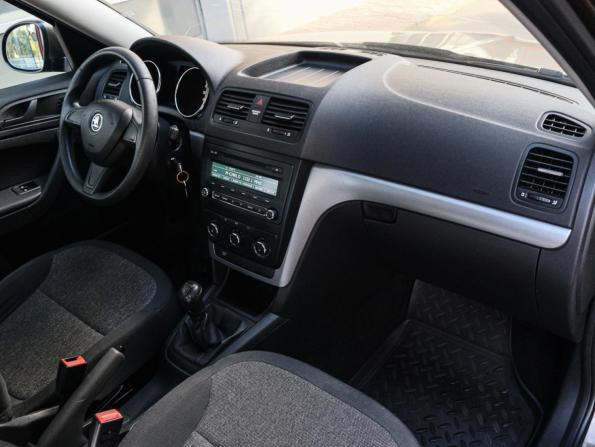 Skoda Yeti I Рестайлинг с пробегом 2014 года, цена 1 030 000 рублей, 135818 км, внедорожник, Автокод Объявления