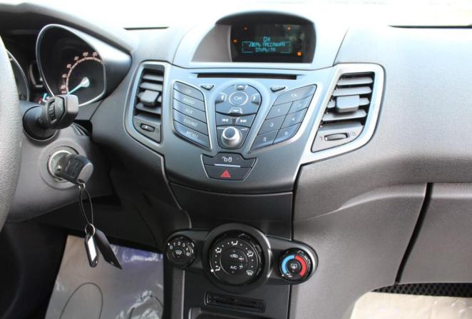 Ford Fiesta Mk6 Рестайлинг с пробегом 2015 года, цена 830 000 рублей, 154636 км, седан, Автокод Объявления