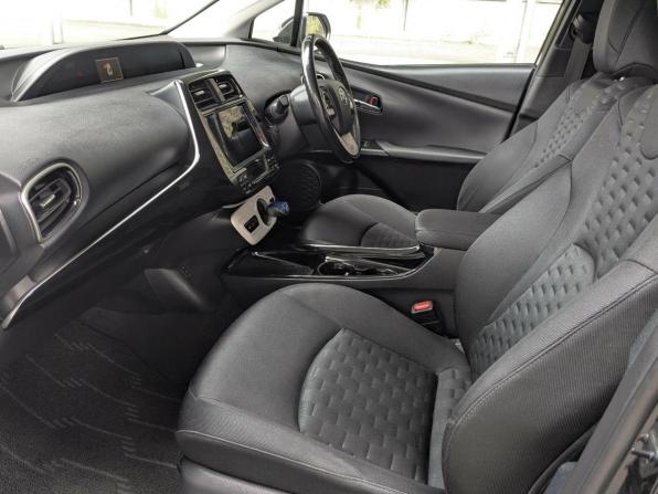 Toyota Prius IV (XW50) с пробегом 2017 года, цена 1 894 900 рублей, 136000 км, лифтбек, Автокод Объявления