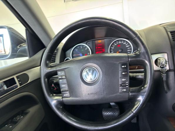 Volkswagen Touareg I Рестайлинг с пробегом 2007 года, цена 1 039 000 рублей, 295524 км, внедорожник, Автокод Объявления
